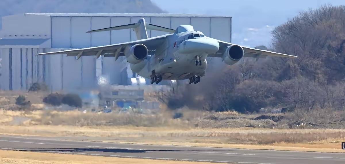 日本航空自卫队近日证实，基于川崎 C-2 运输机改装的新型 EC-2 电子战飞机