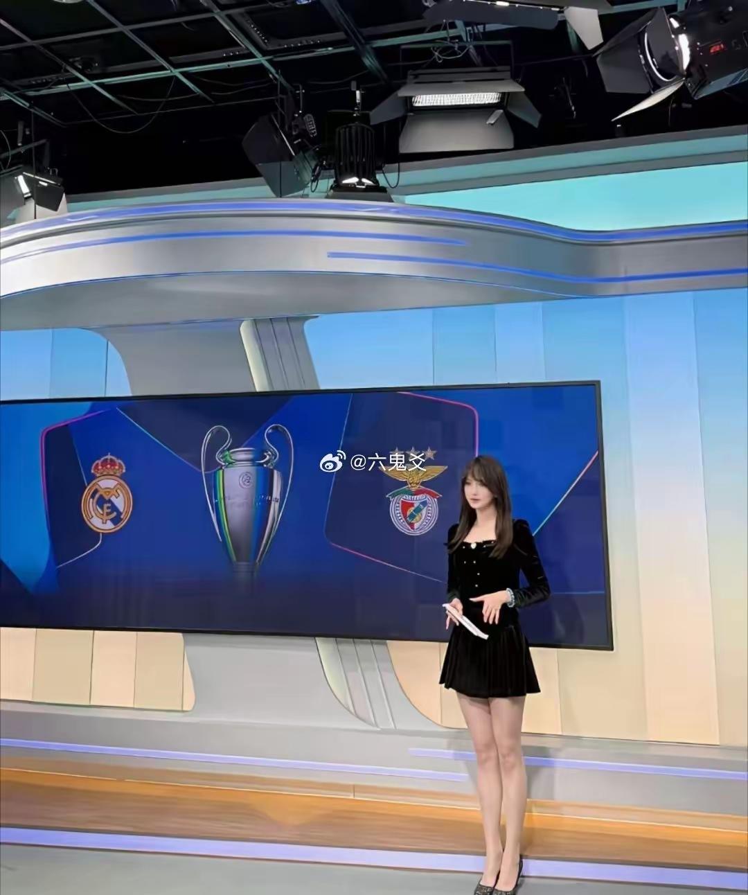 足球⚽节目主持人