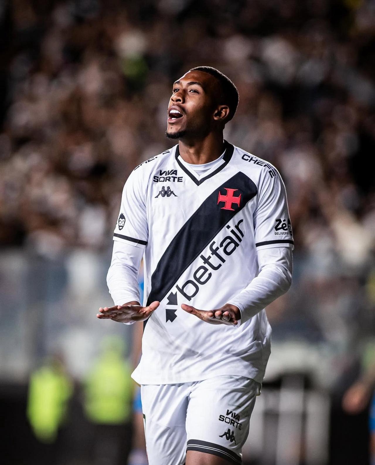 伯恩茅斯虽失去了塞门约，但很快就找到了接替者，他们从瓦斯科达伽马签下了巴西边锋拉