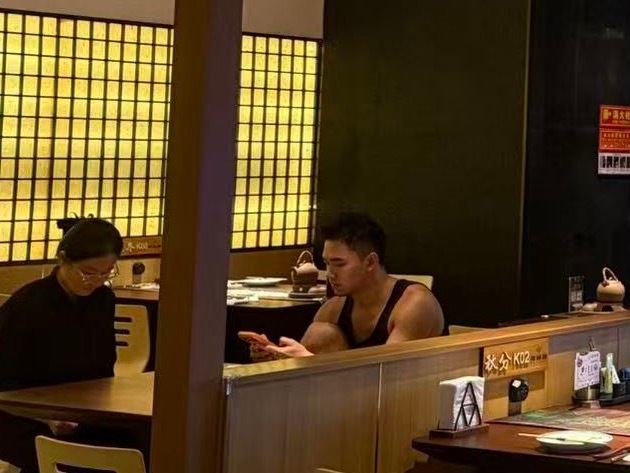 自拍vs他拍 