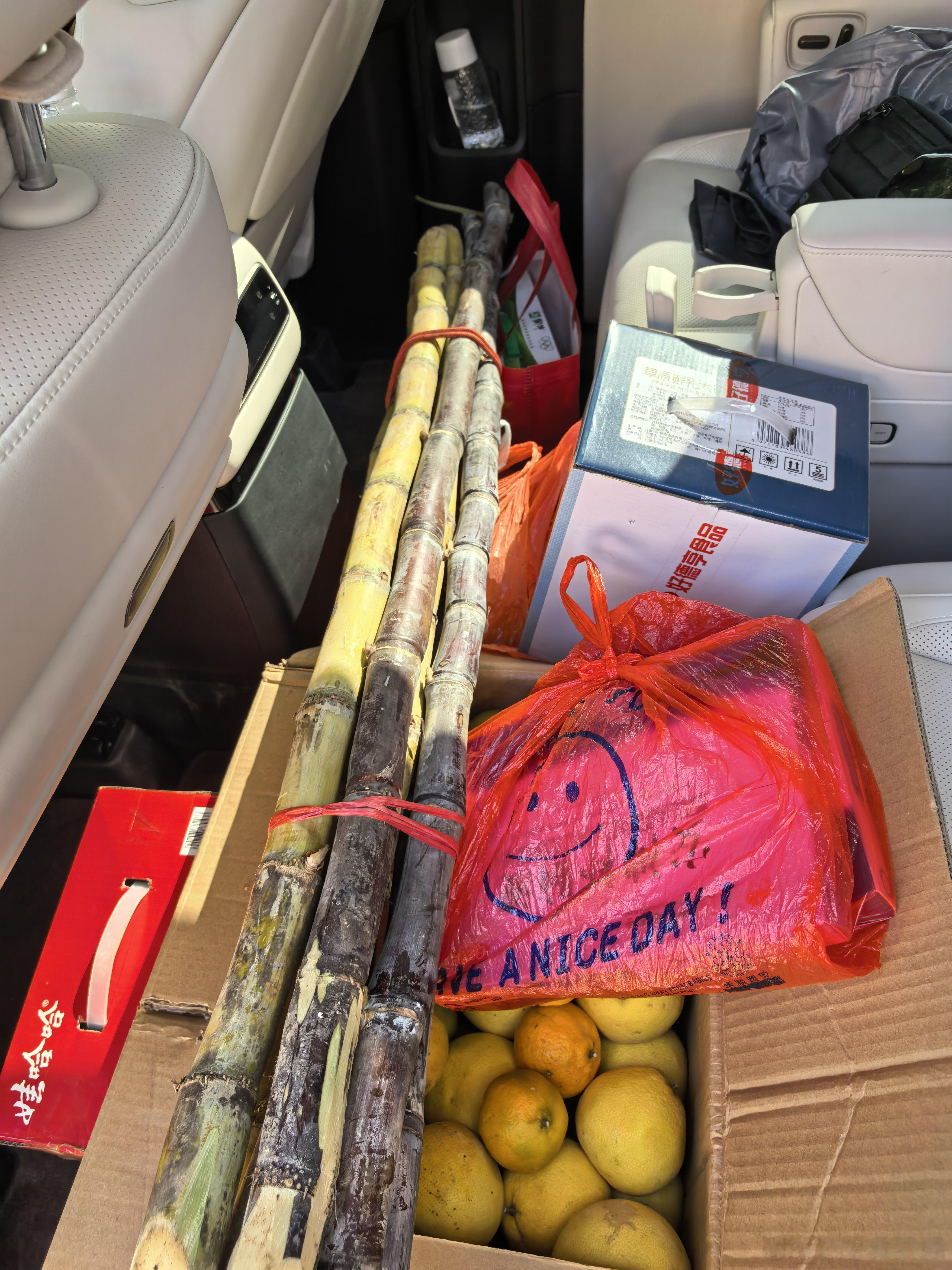 回一趟老家，结果带回一堆东西。 今天的 是货车属性 