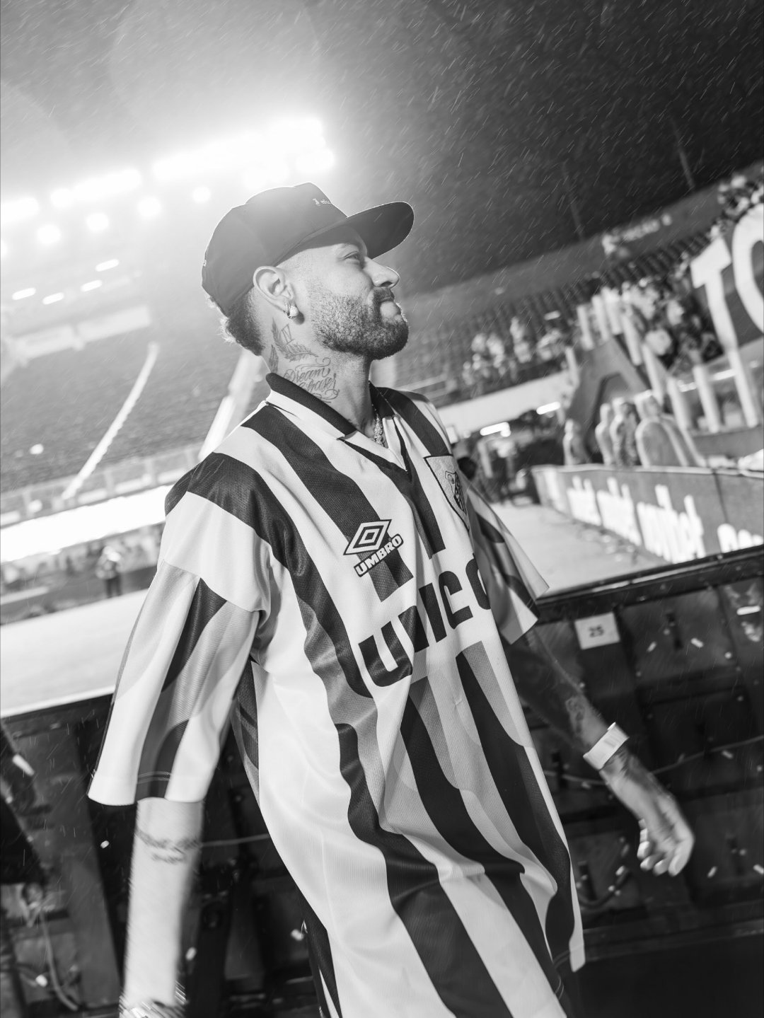 neymar[超话] 快拍更新今日观赛现场照内马尔 ​​​