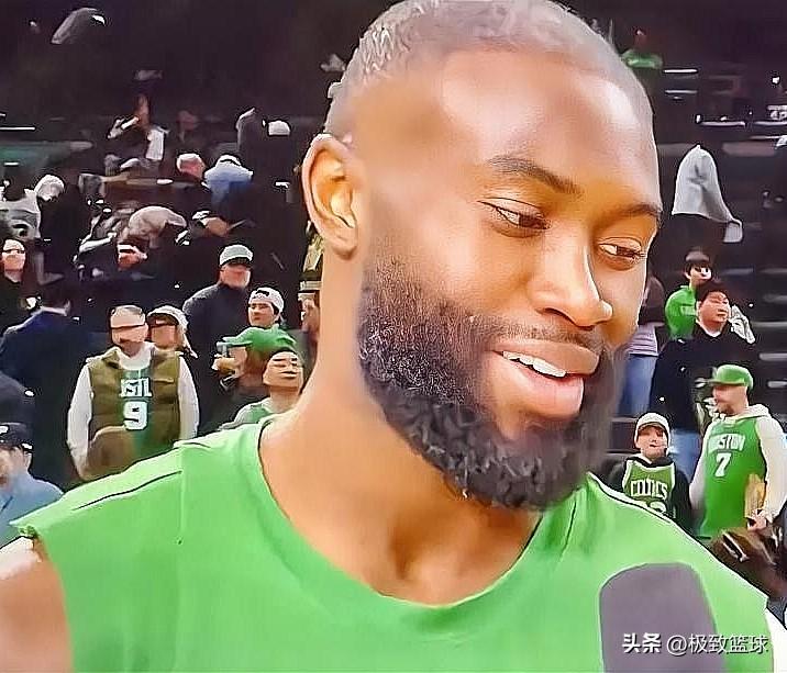 杰伦-布朗赛后接受采访谈到对本赛季的看法时说：“能一直赢球感觉真的很有趣。虽经历