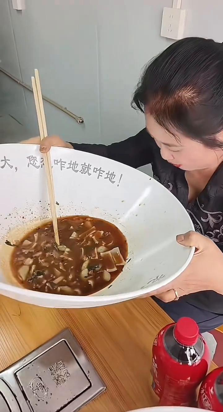 今天的大美中国，让我们一起走进陕西。