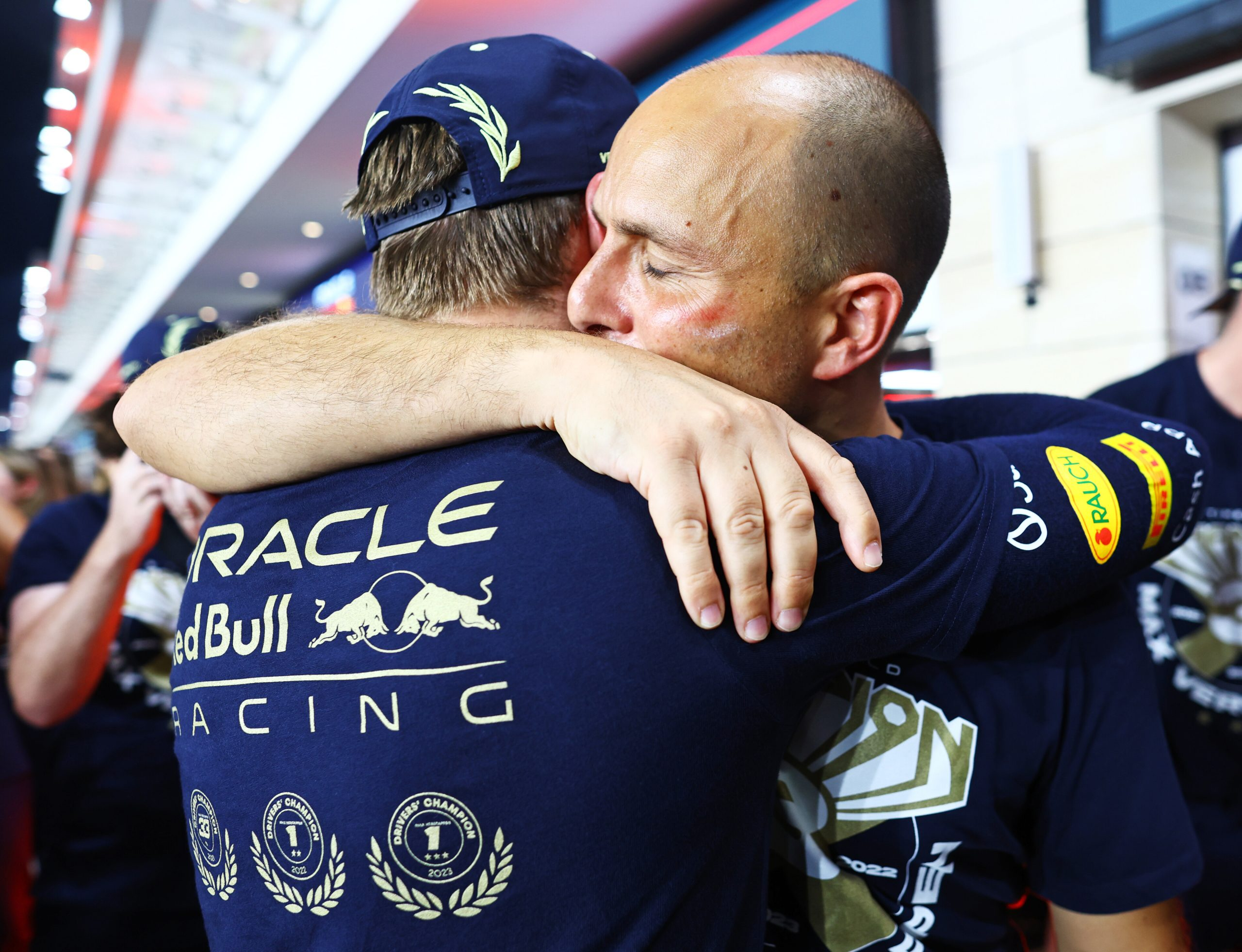 f1 维斯塔潘首次谈到了GP将在2028年转投迈凯伦车队的决定：👇“他把自己收