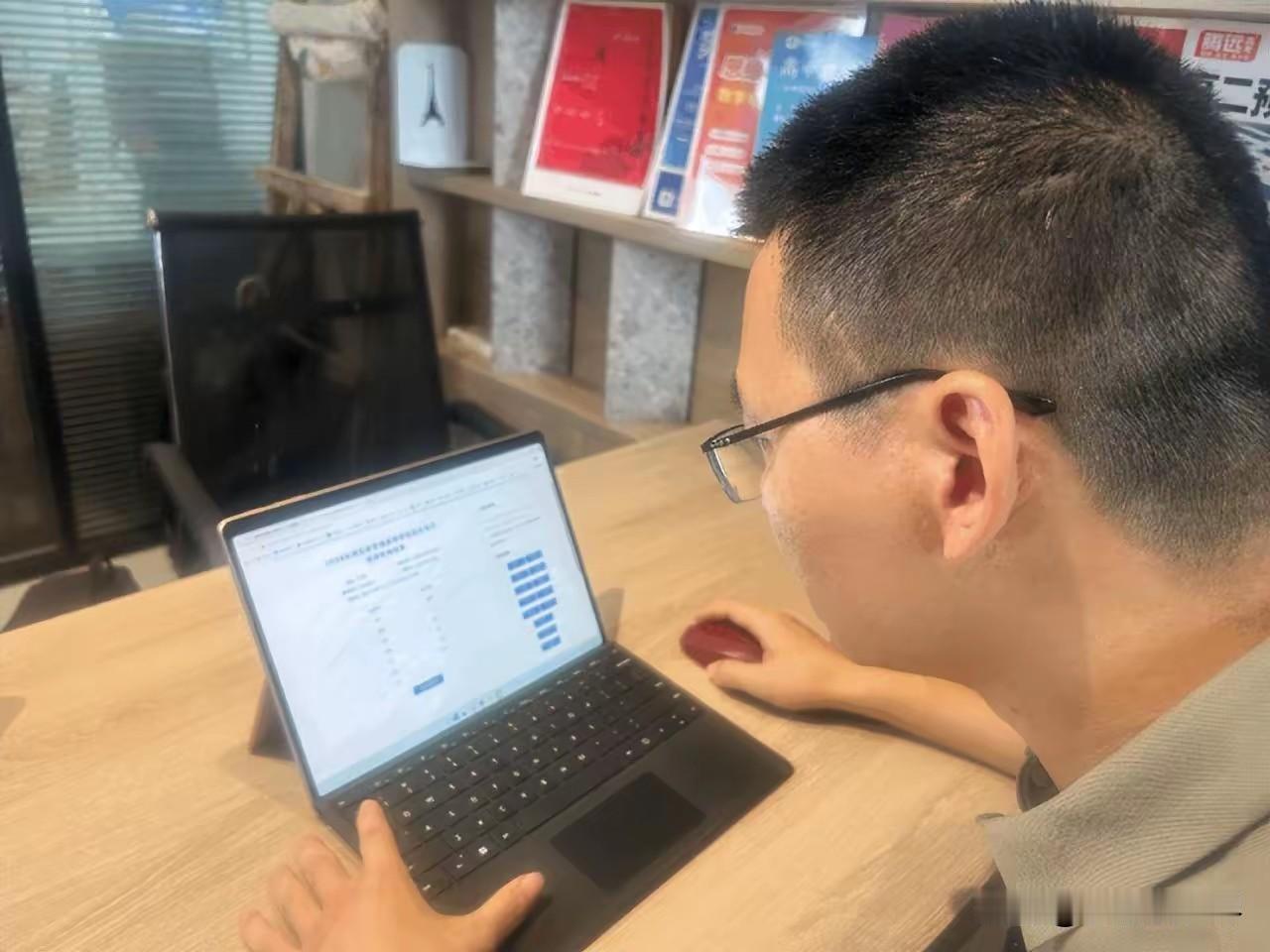 成绩出来了，131分！数学131分，总分131分！

拥有两百多万粉丝的湖北数学
