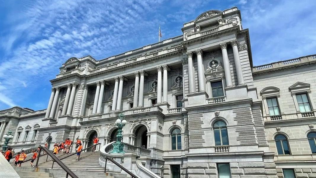 1800年4月24日，美国国会图书馆悄然诞生，开启了一段知识积累与传承的辉煌篇章