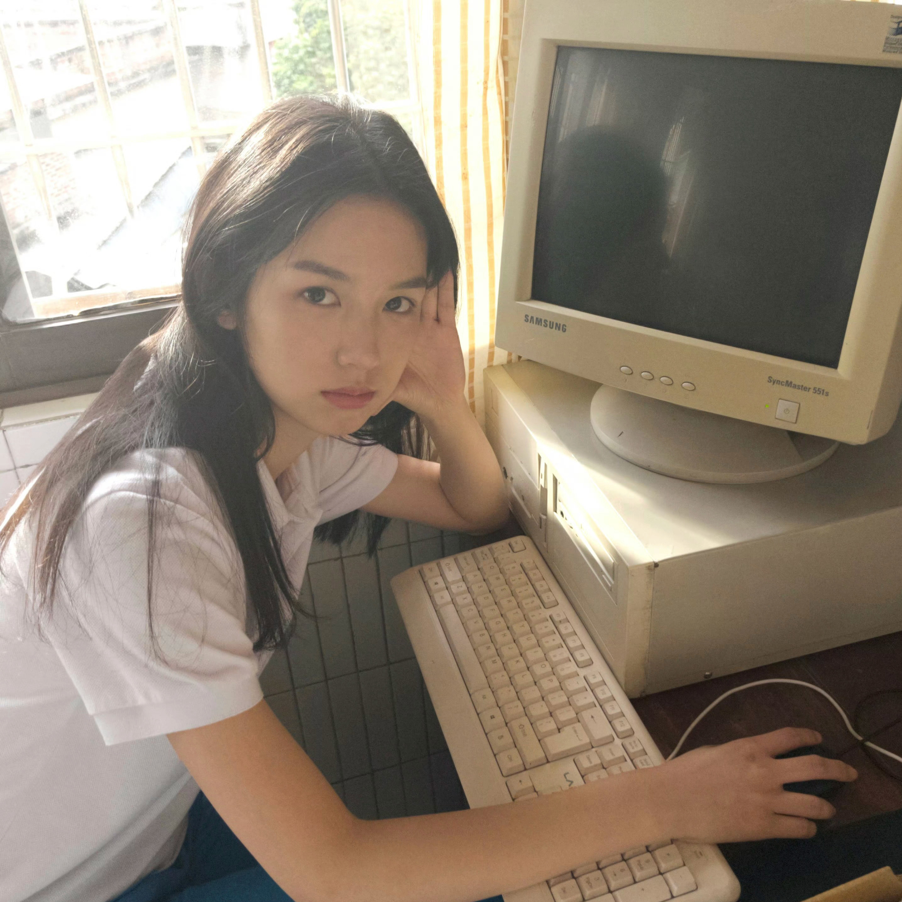 这期是我定制的古早氛围感女生头像放学去装饰qq空间了～周也古早氛围感女头