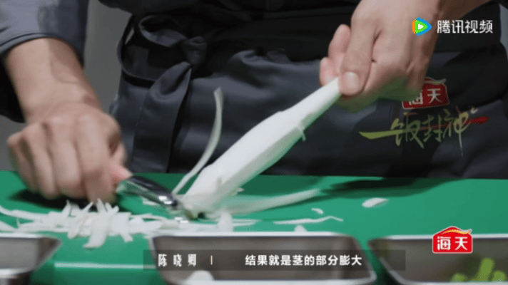 福建茭白被一饭封神厨师疯抢 福建茭白登上舞台收获大量关注，原本是地方家常物产，经