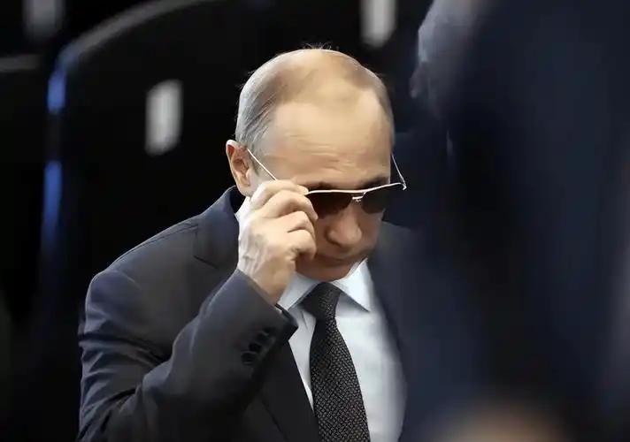 两大战场全面停火！俄罗斯却警告全世界，真正核武威胁不在伊朗，恰恰就在美国身边！