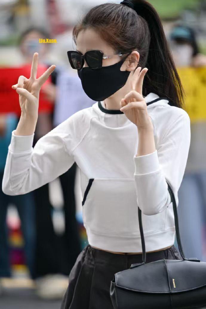 虞书欣今天念相思进妆路透完全幻视蔡敏敏了 ​​​