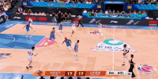 陶汉林抢戏周琦，山东后卫敢于做球，陶汉林数据好有原因

山东队半场领先5分，还是