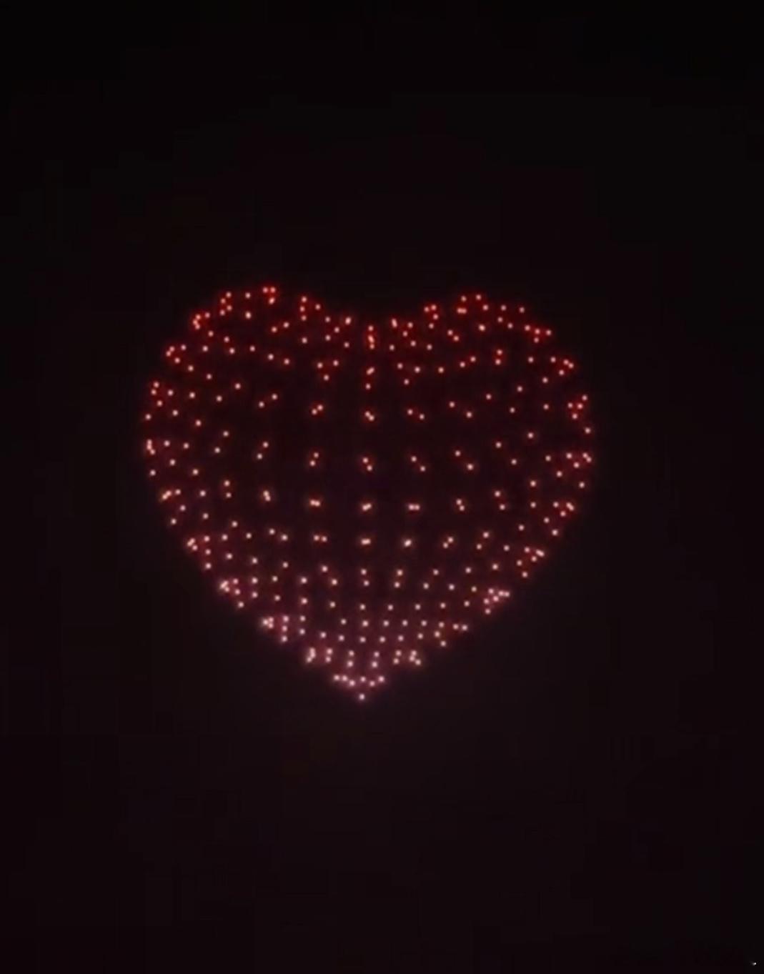 不断的出现happy. happiness. love.truth.princi