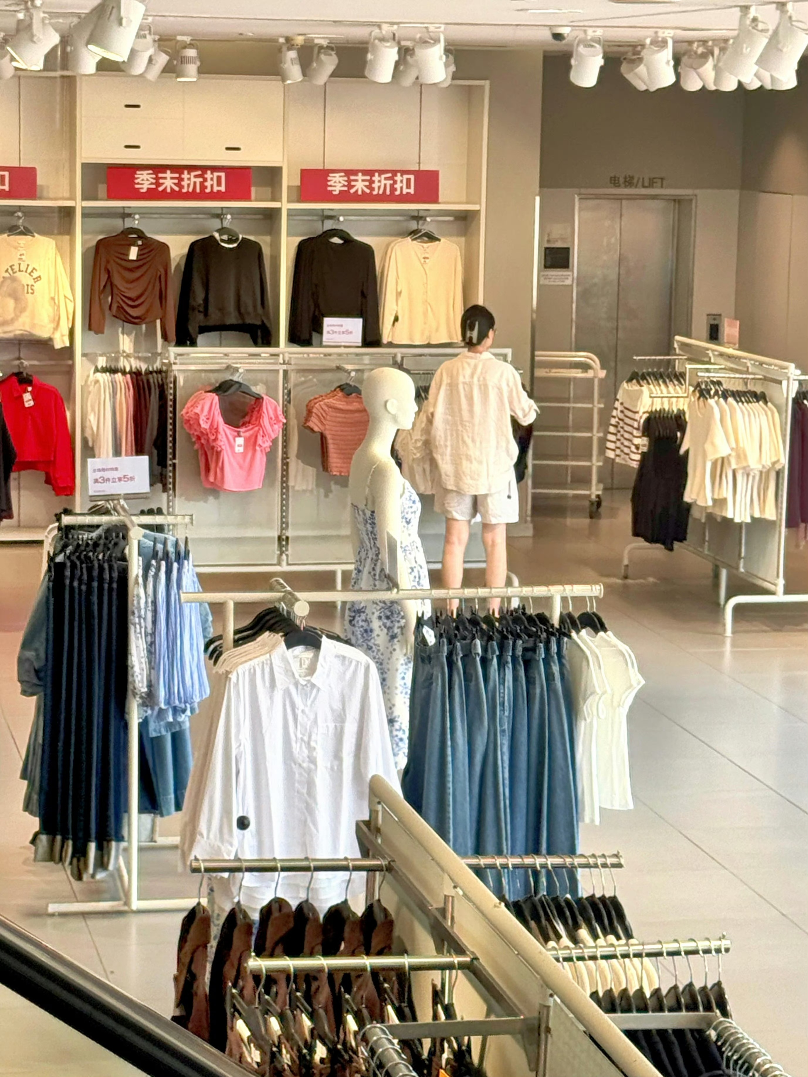 宁波最后一家HM疑似要闭店了 宁波最后一家H&M要闭店了⁉️要告别了🫢今天来吃