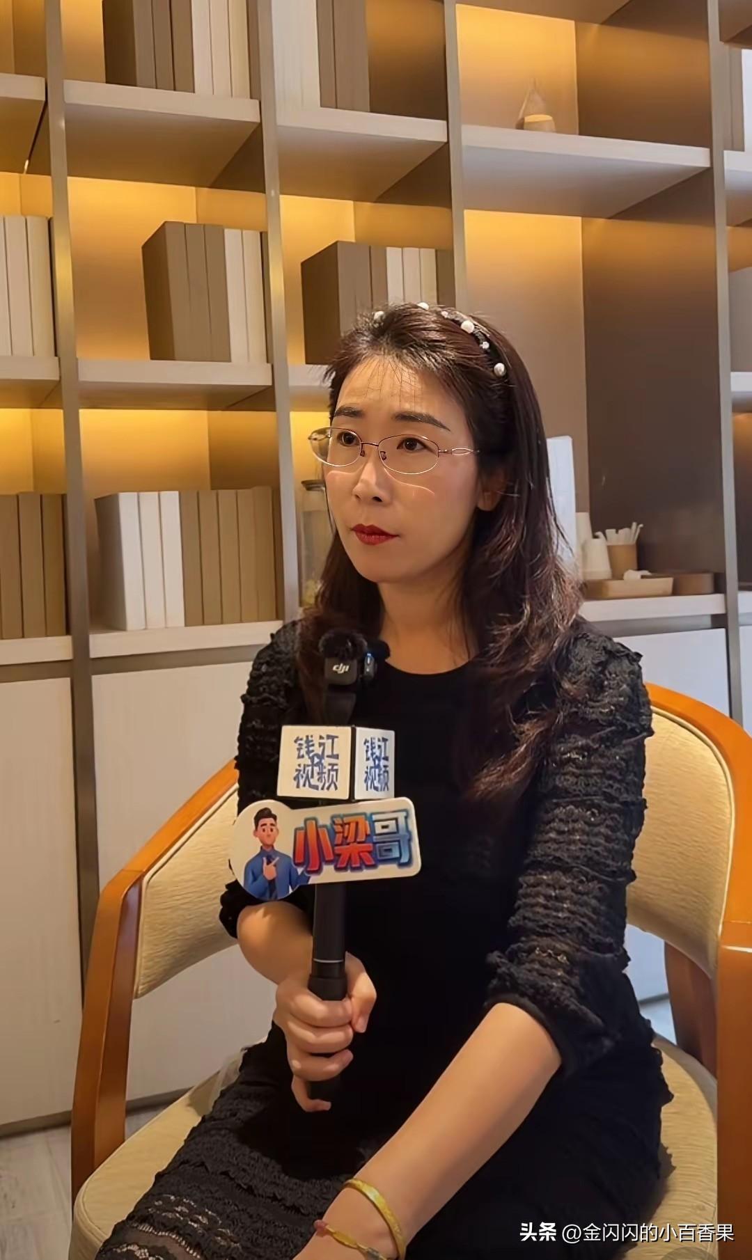 我跟你们说，这回终于扒明白！朱女士离婚案突然延期，压根不是简单改日子，这里面全是