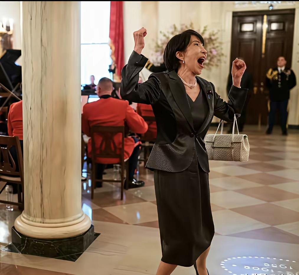 撒切尔夫人如果活着，看到高市早苗能在白宫这样子，一定痛恨死里根总统了。
撒切尔夫