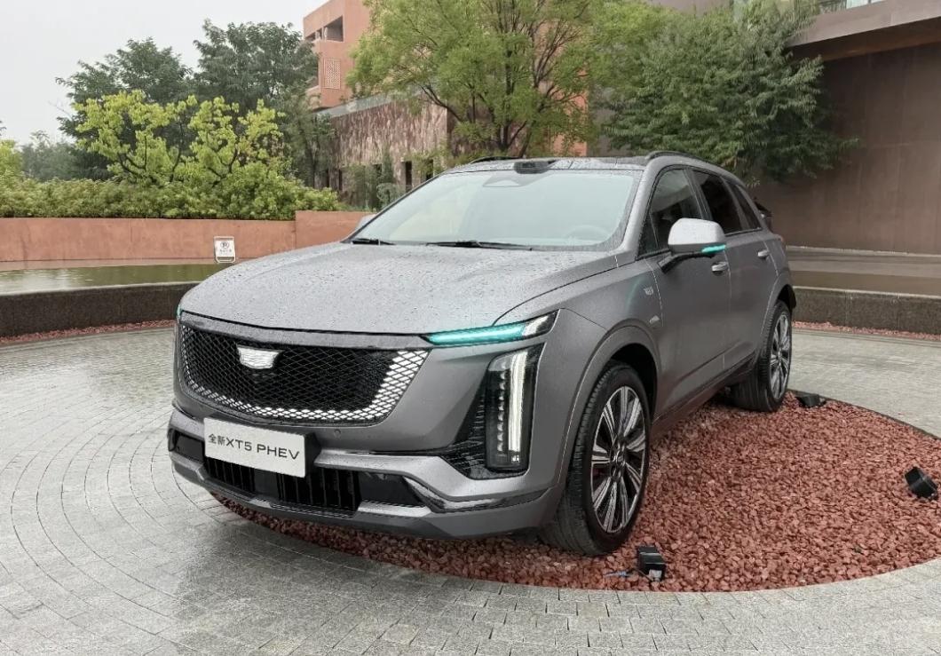 9月7日刚上市的全新XT5 PHEV，25.99万起。细心的朋友发现车顶多了一个