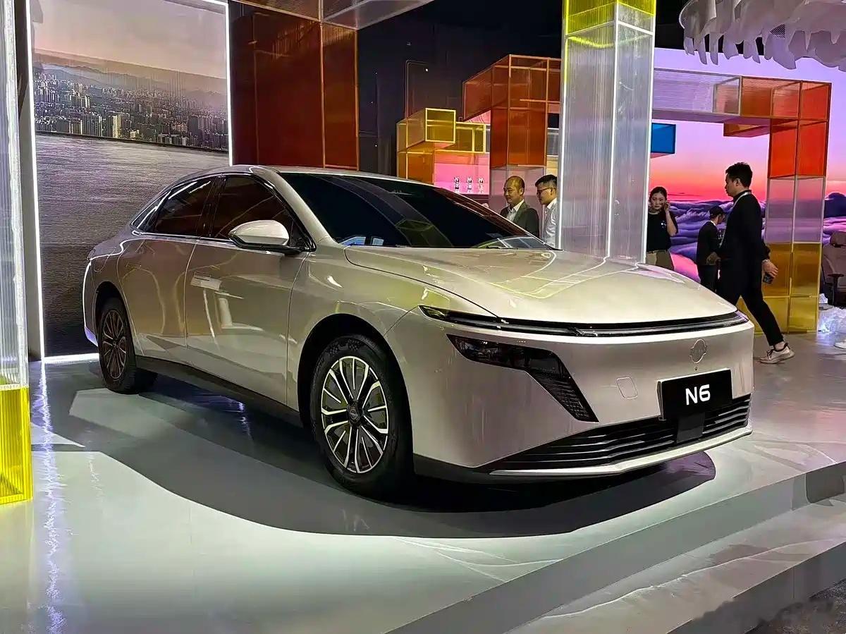 ​懂车之道讯 11月4日，我们从日产官方了解到，旗下中型轿车——日产N6将于11