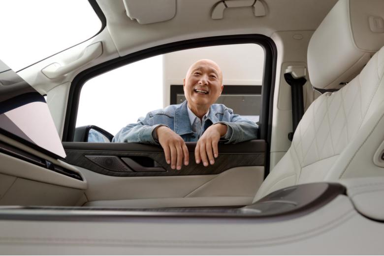 邓男子的加入标志着魏牌高山在明星效应上的又一次突破。这位央视春晚的魔术师，在3月