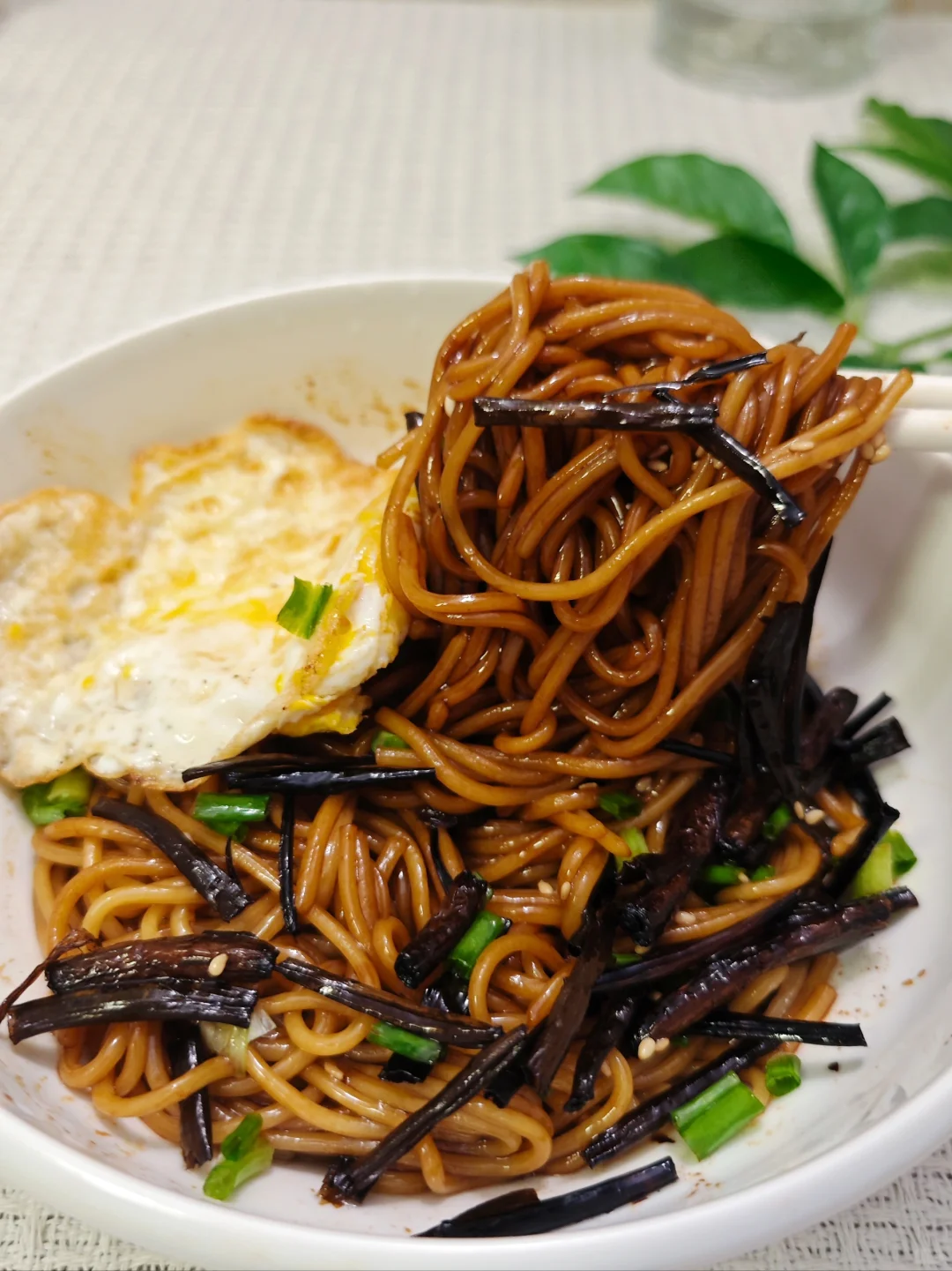 好吃嘛了😋5块钱一碗的【葱油拌面】