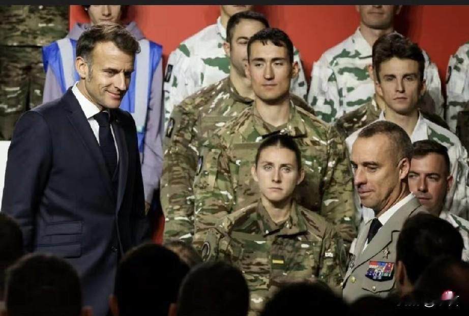 法国宣布明年恢复征兵制，欧洲兵役制度的回归是否标志着冷战后“长和平状态”的终结！