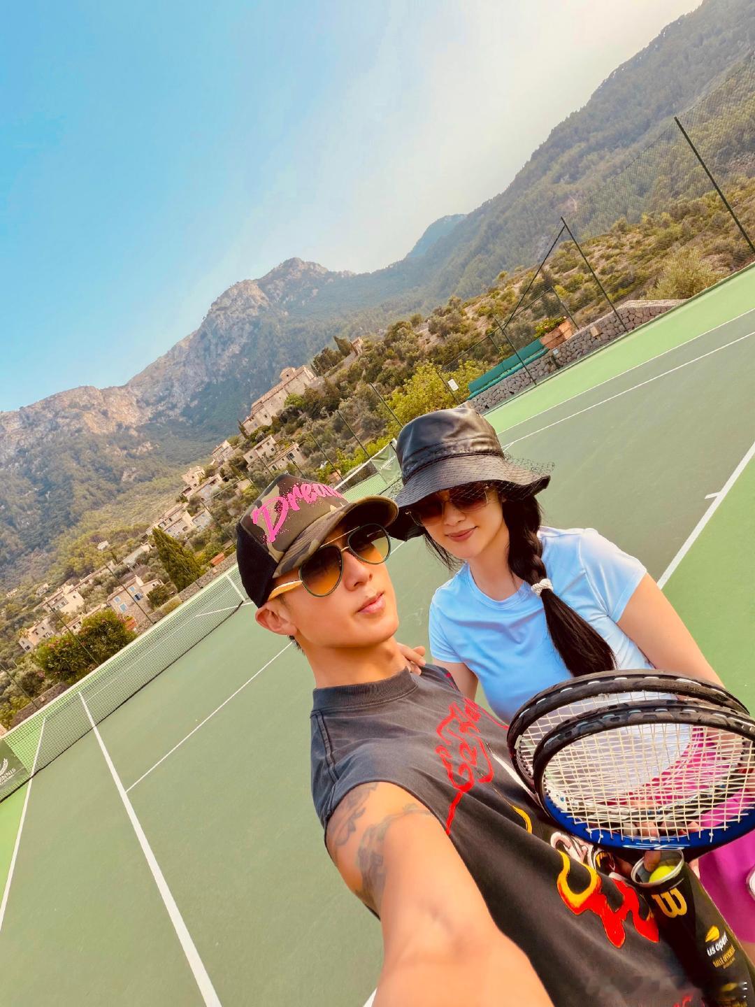 吴尊和老婆过二人世界吴尊和老婆在西班牙过二人世界 吴尊和老婆过二人世界，能在结婚