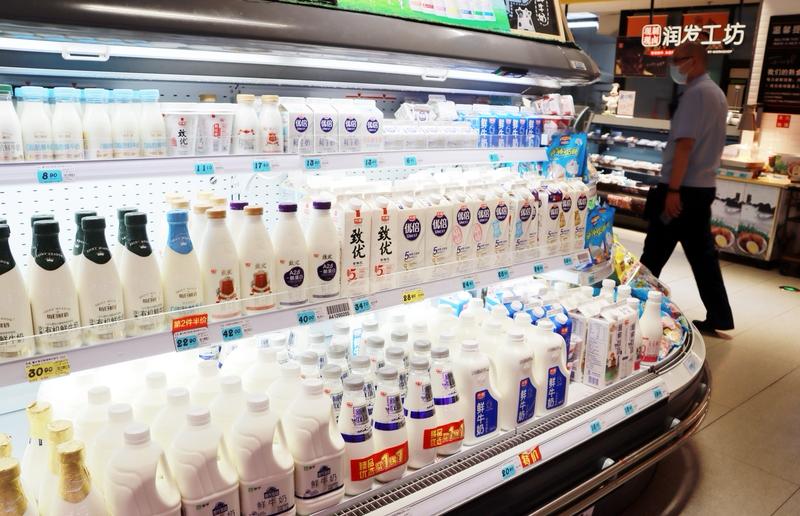 食物放冰箱的保存期得看种类。像牛奶，鲜牛奶放冷藏一般能保存2 - 3天，超高温灭