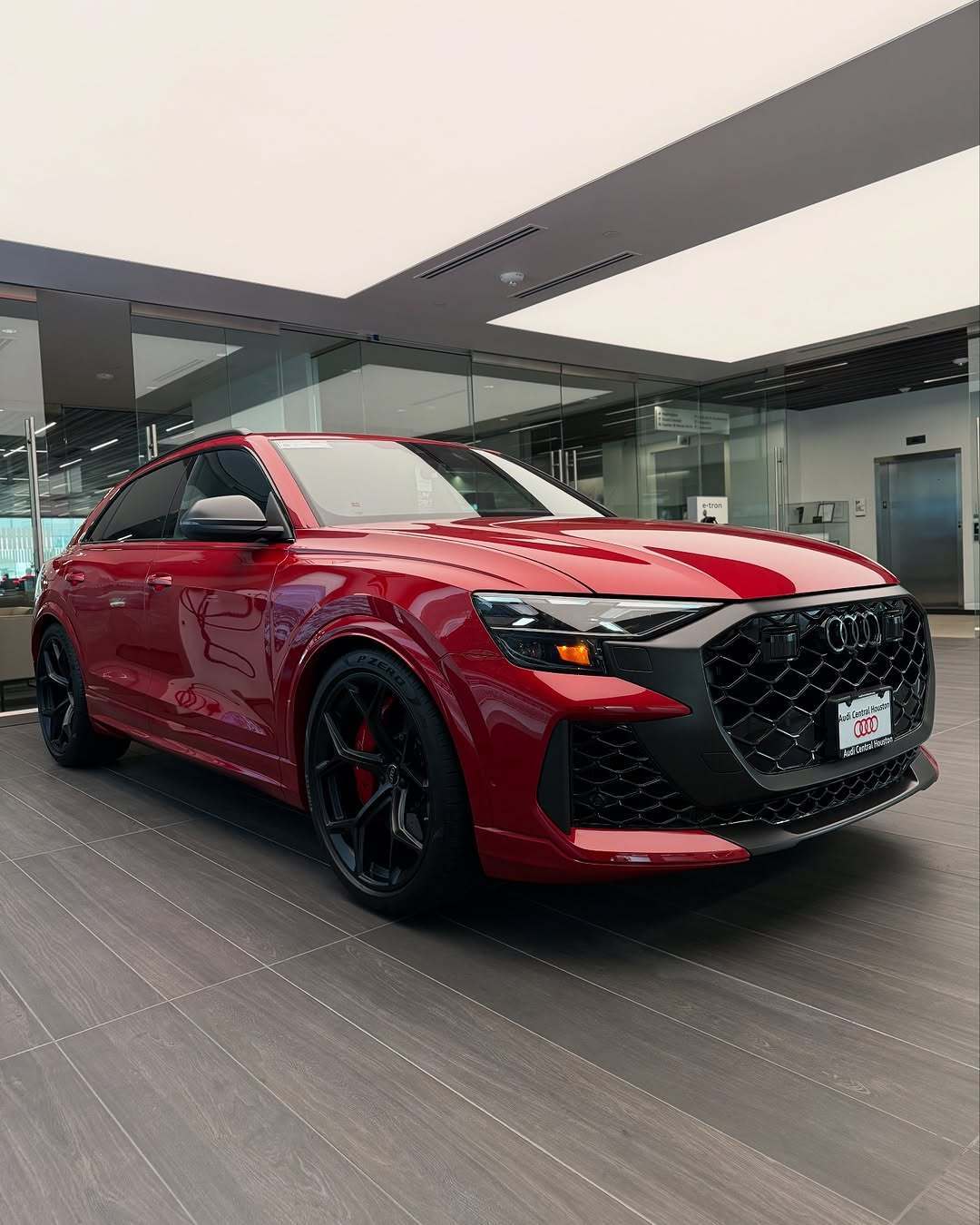 奥迪 RSQ8 [酷][酷] ​​​