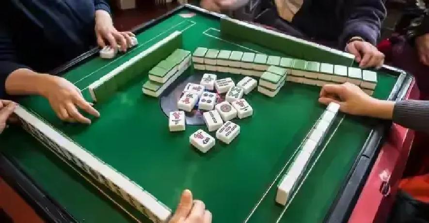 我开了13年麻将馆，发现一个没人敢说透的秘密
我守着这家小小的麻将馆，整整十三年