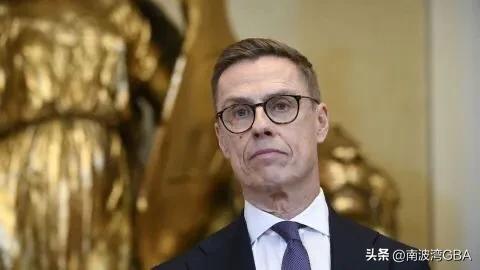 芬兰总统斯图布近日接受采访时宣称，俄乌双方近期的伤亡比为5:1，而阵亡比更达到惊