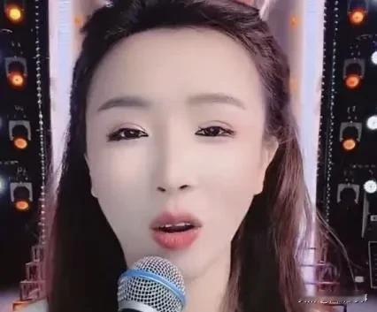王小佳拒蹭娜美热度！

            “仙家”粉丝追问王小佳为何没陪仙