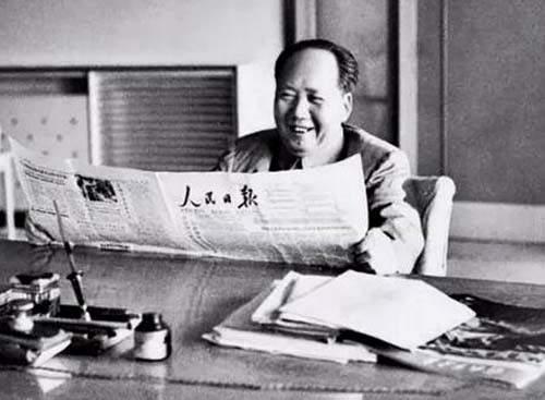 有位女子在生活中遇到了困难，突然想起丈夫生前曾叮嘱她如果遇到难处就去找毛主席，于