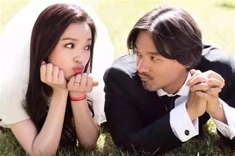 舒淇是不可能离婚的。原因很简单，不是因为她要靠冯德伦养她，而是冯有一个很大的优点