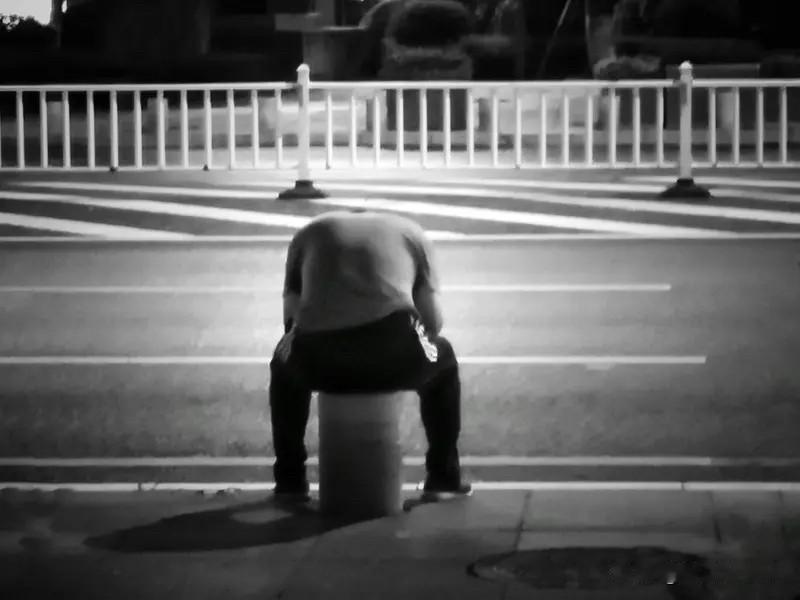 为什么人到中年会有更多的反思如何在中年突破困境? 
以前iphone手机之所以要