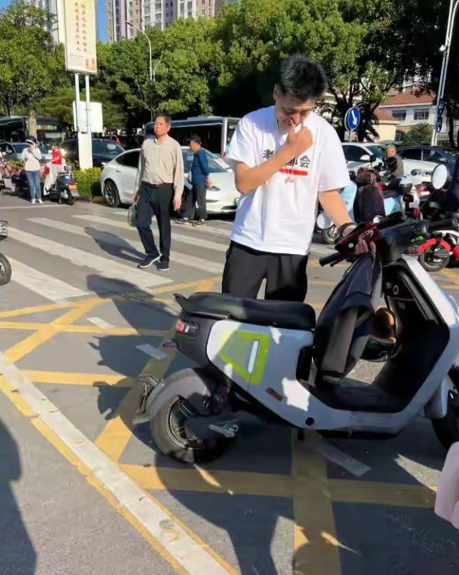 张雪峰去世头七这天，公司总经理武亮发了一篇长文悼念，里面不仅说了对公司未来的安排