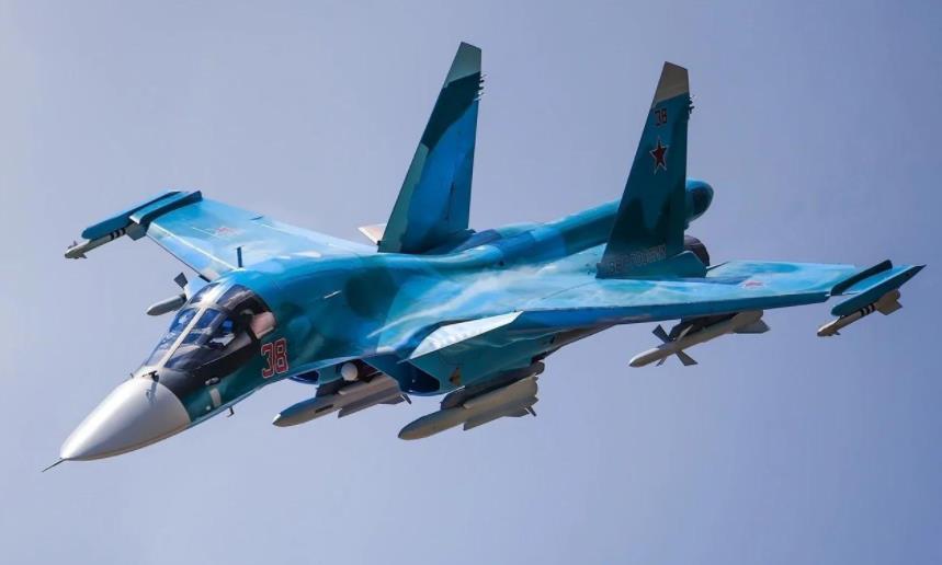 【俄战机机库内弹射致2名机组人员丧生】俄罗斯苏-34战机事故：12月7日，一架停