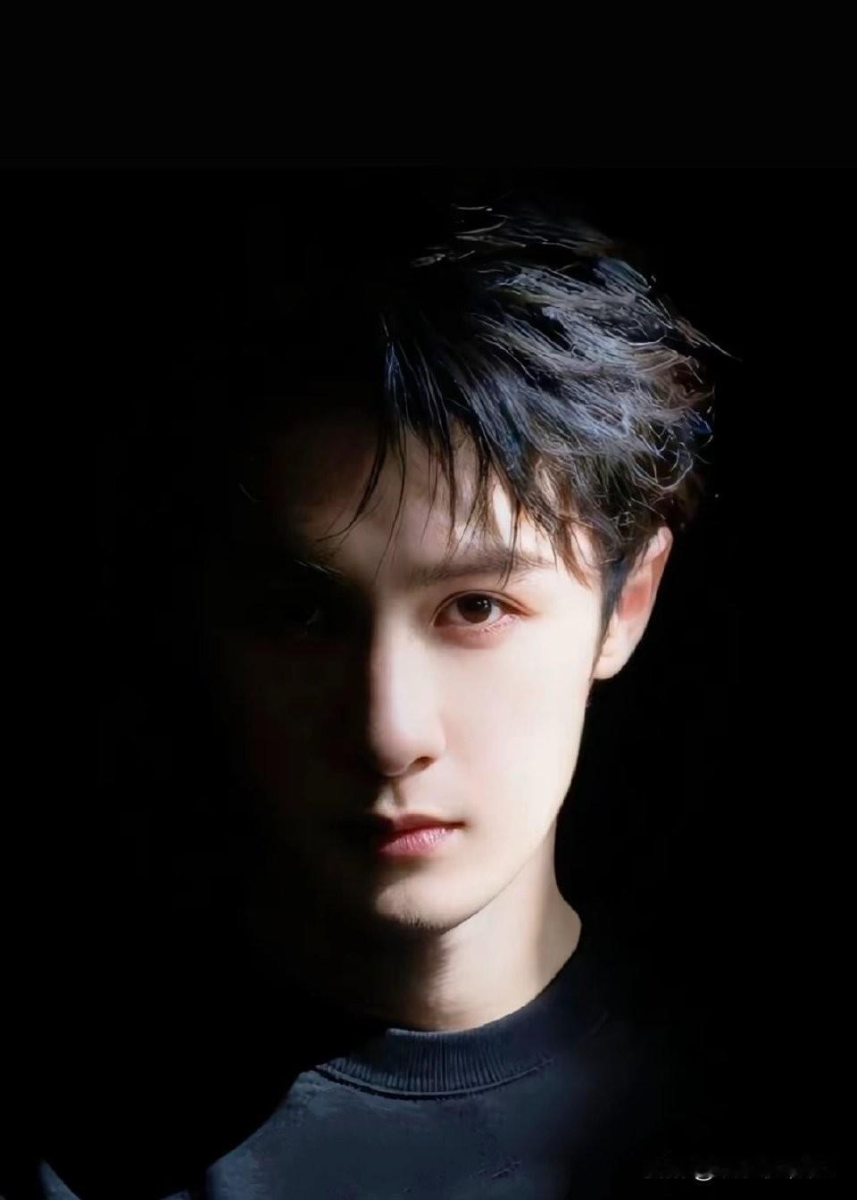 没义务替檀健次承受抹黑为啥不大大方方的有担当一点回应一下呢 ​​​？一个说已分手