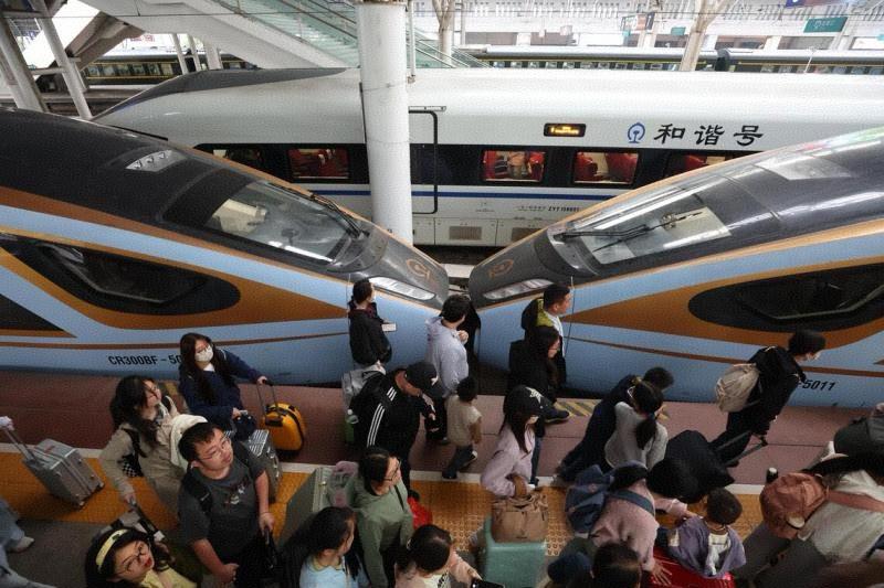 25年走过来，非常了不起，也非常不容易。衷心祝福伟大祖国、伟大人民和伟大的党。法