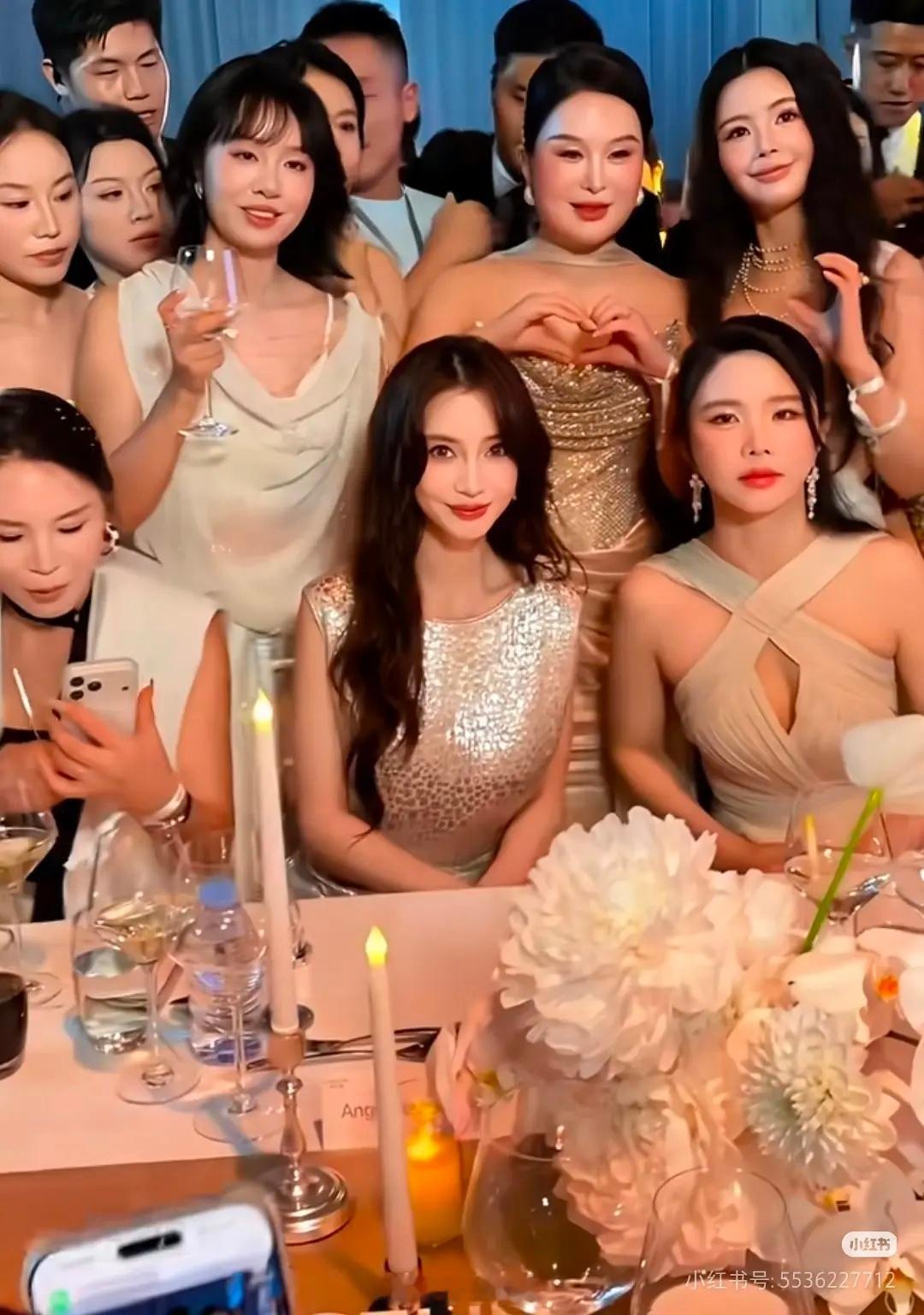 angelababy杨颖这个照片是在参加啥活动啊 