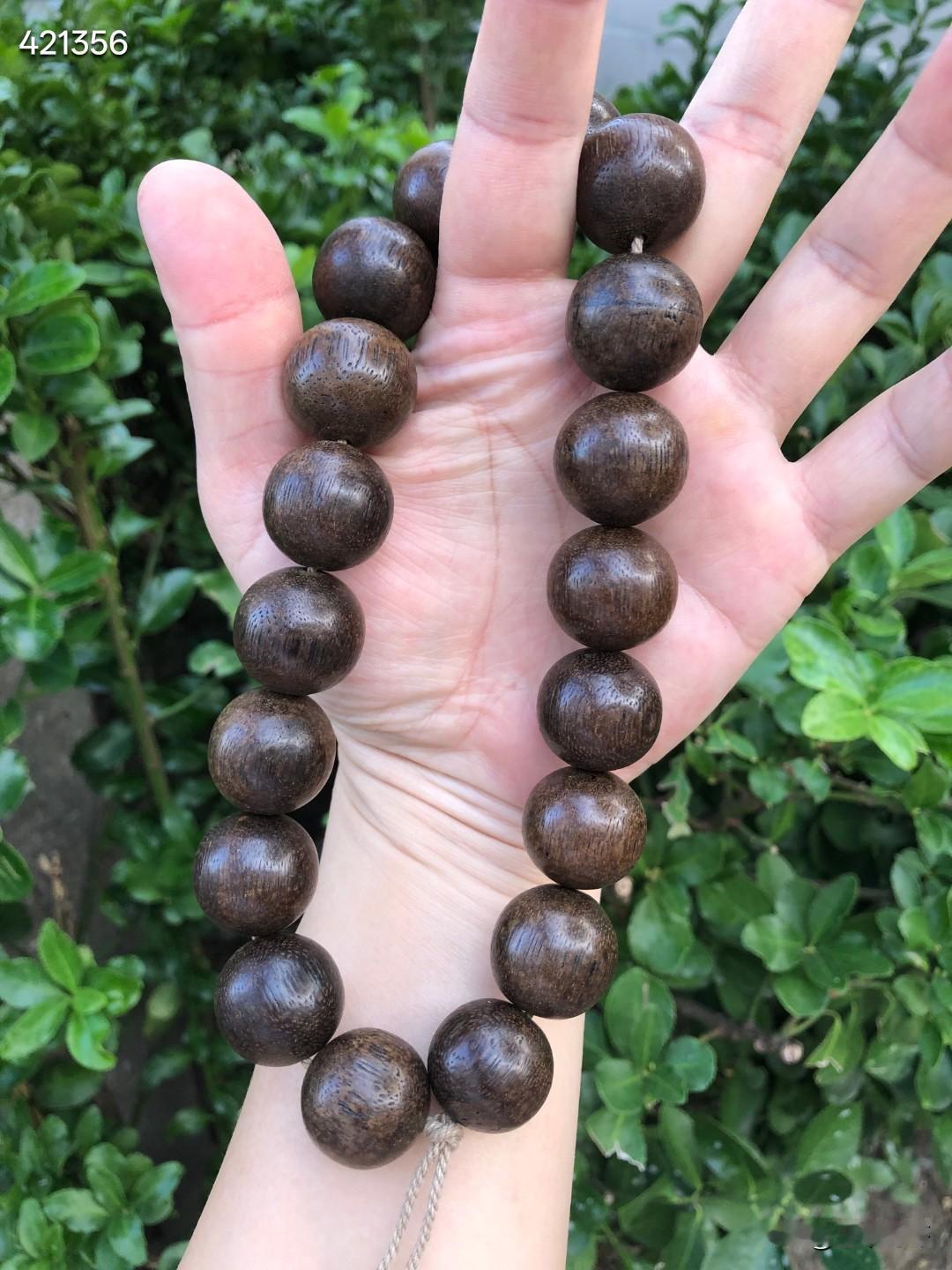 清代  老沉香素珠18粒手串。

规格：2.36cm