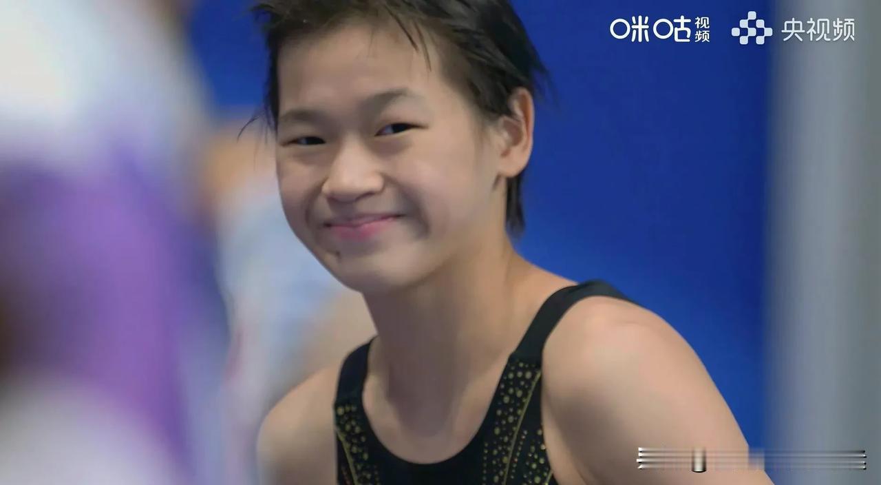 女子10米跳台半决赛第三跳
全红婵，86.40分
陈芋汐，74.25分
前三跳总