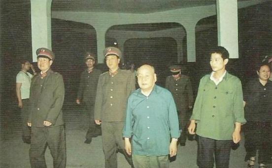 1987年5月，原内蒙古自治区军区司令员兼内蒙古自治区革委会主任，开国中将原21