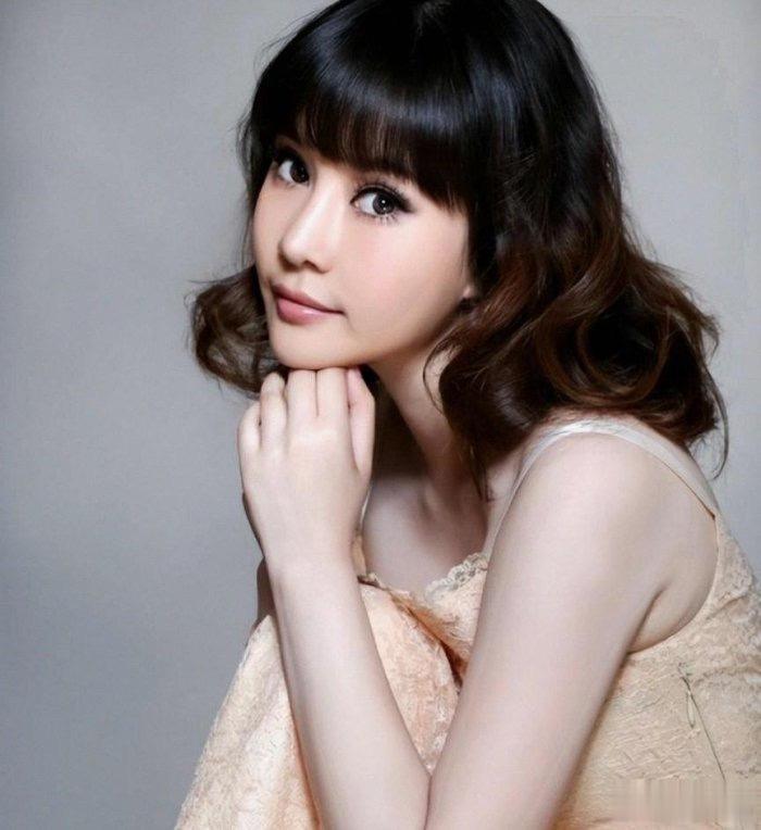 侯耀文去世后，侄子迎娶自己娇妻，被千夫所指两人如今过得怎样相声圈最忌讳的那条线被