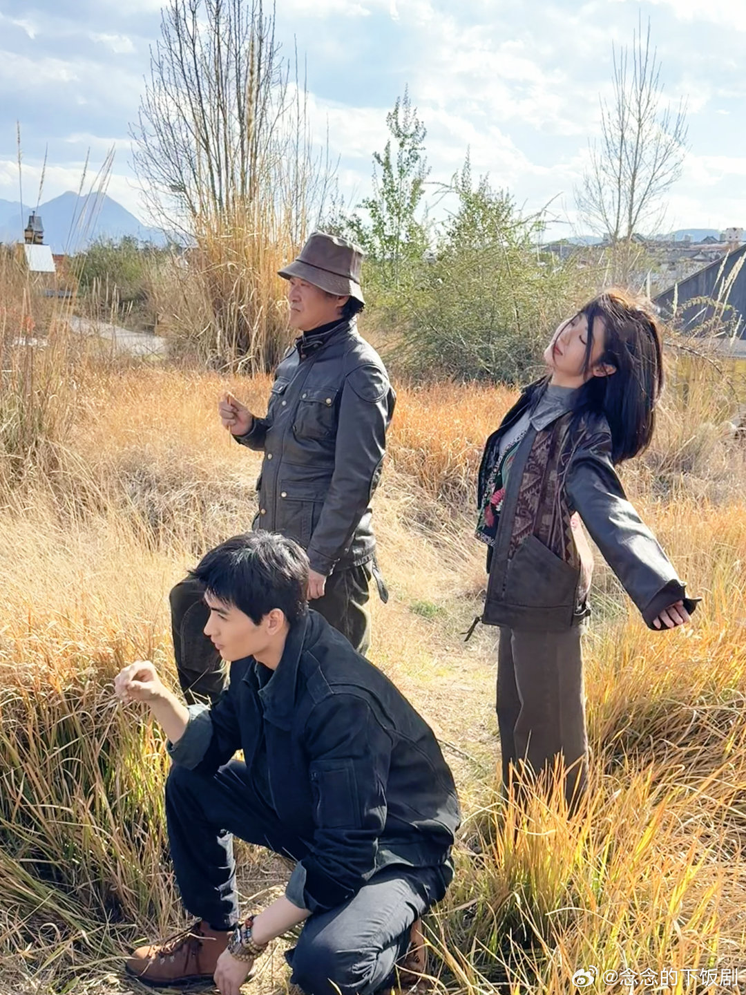 我乐个神落村官宣  《我乐个神落村》官宣，邢菲黄俊捷搭档，王景春助阵，还是悬疑搞