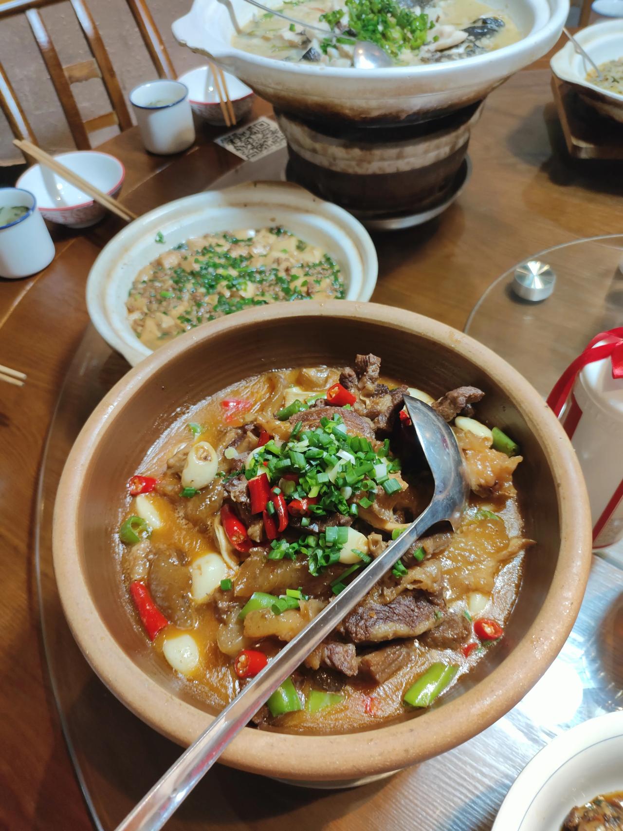 长沙探店｜大王山附近的农家小院

📍位置环境
周边没什么饭店，这家农家院子算是