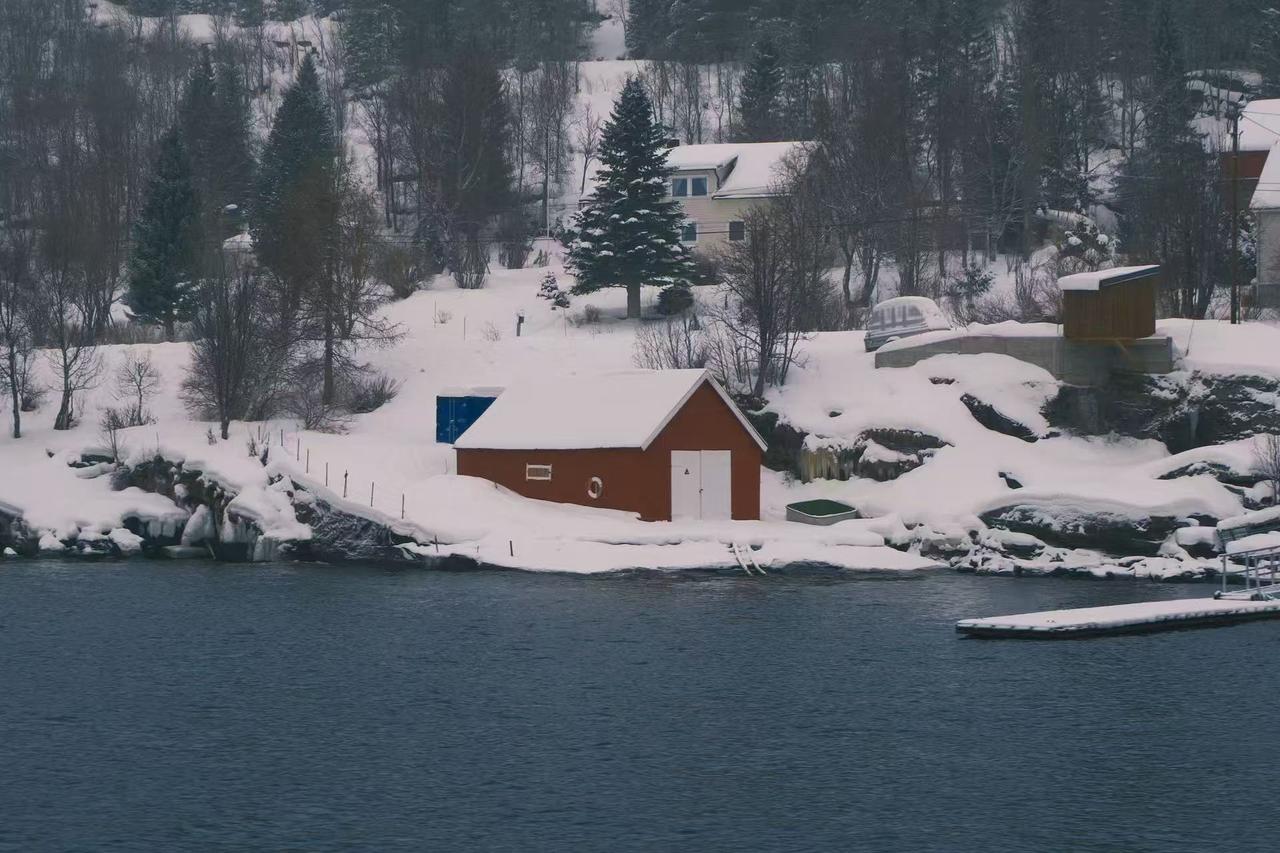 旅行随手拍我外孙子在英国爱丁堡读研究生，去挪威旅行拍的挪威雪景！
