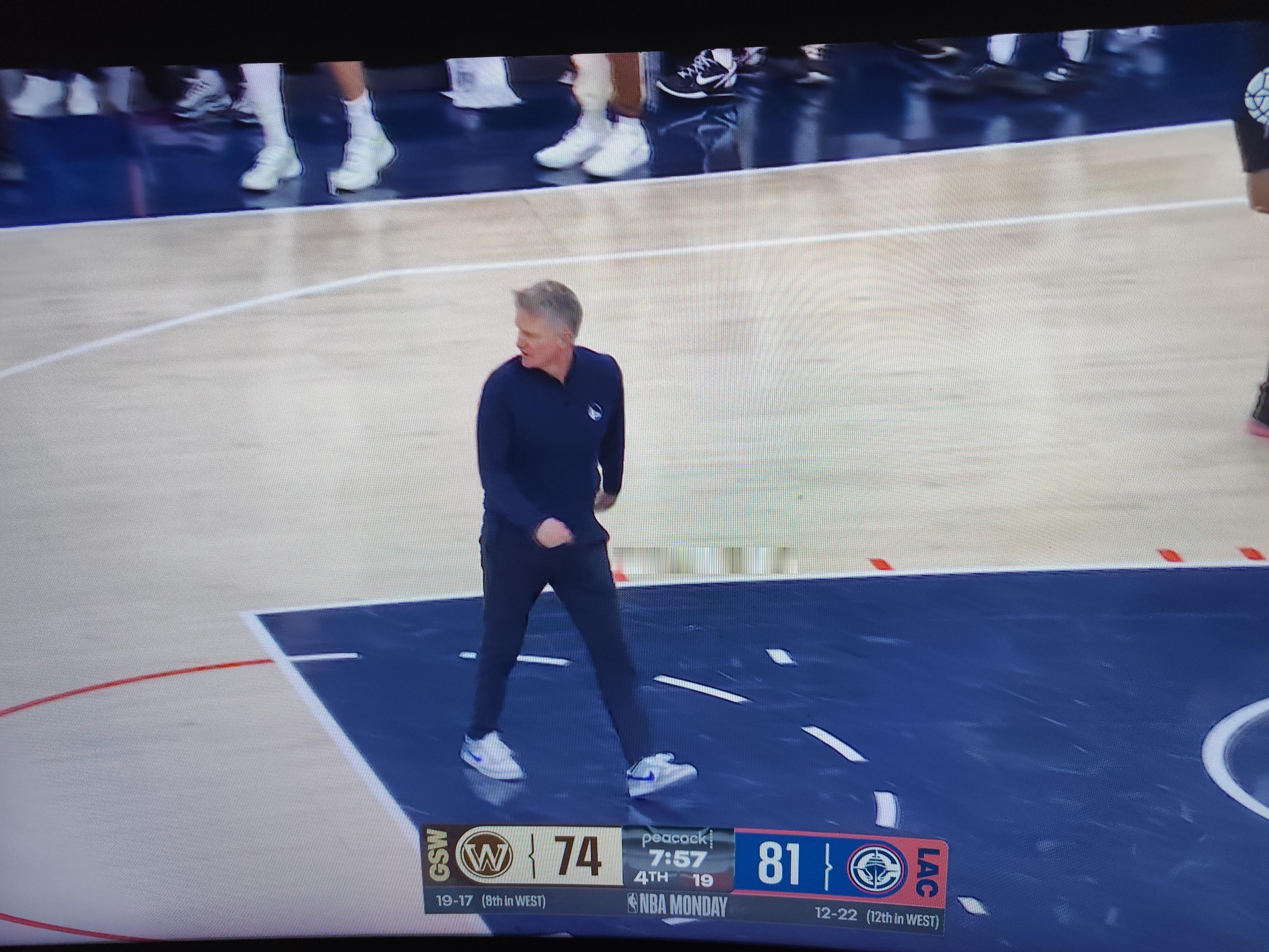 科尔离场了 ！！阿船也尝到了哨子的感觉勇士vs快船