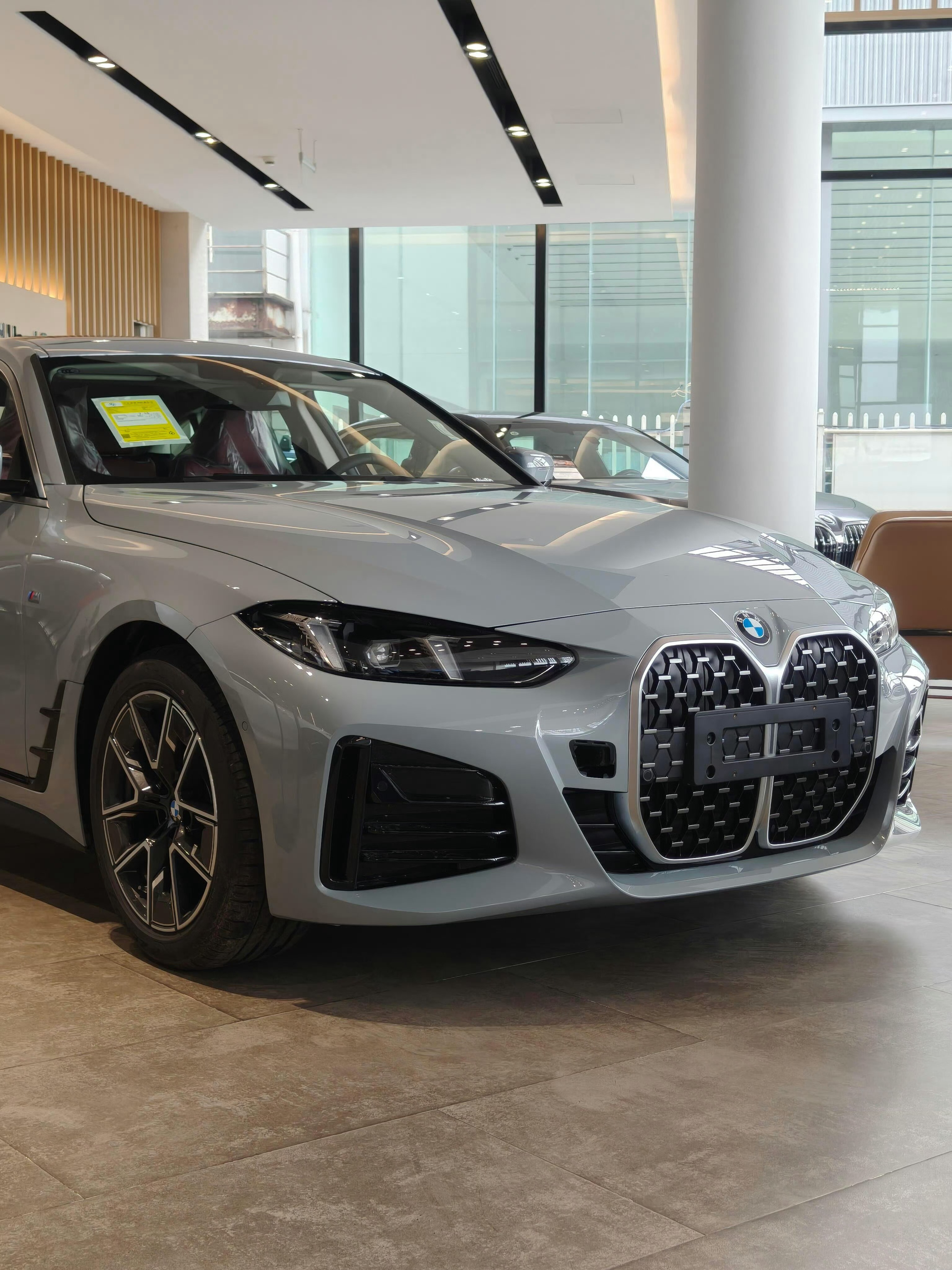 24款 宝马 425i Gran Coupe 四门布鲁克林灰/红内指导价38.6