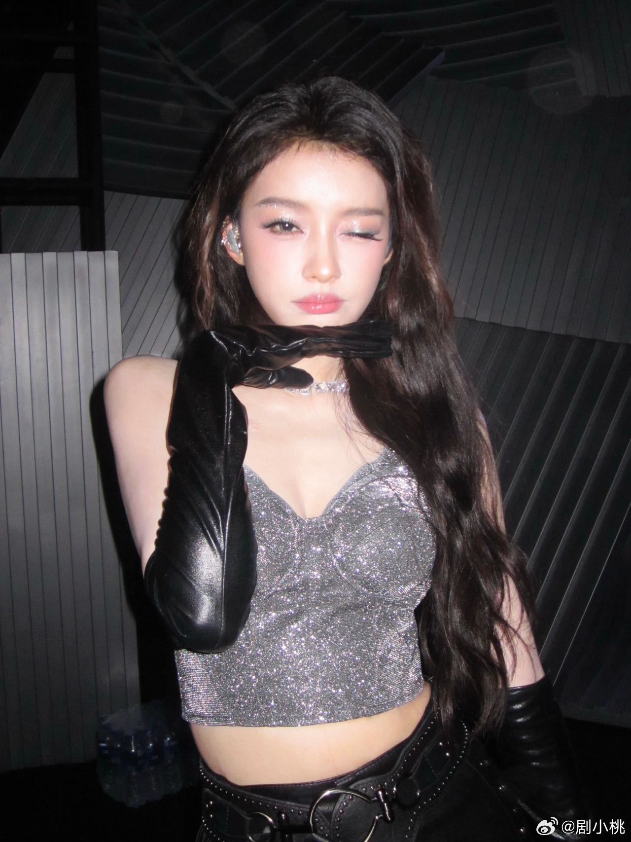 孙怡 好美的洋娃娃乘风2026 孙怡在乘风 2026 里状态好到封神😻精致五官