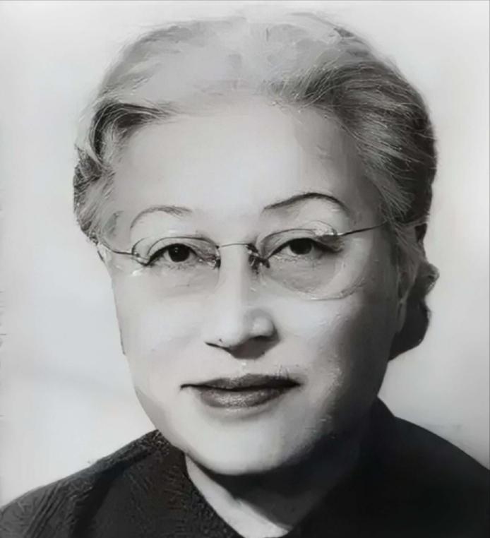 1971年，84岁的蒋介石收到了前妻陈洁如的遗书，书信中寥寥数语，道尽了这个女人